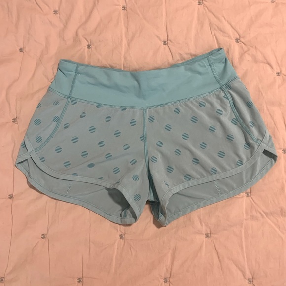 Lululemon speed short size 2 with 2.5 inch inseam - Picture 1 of 4